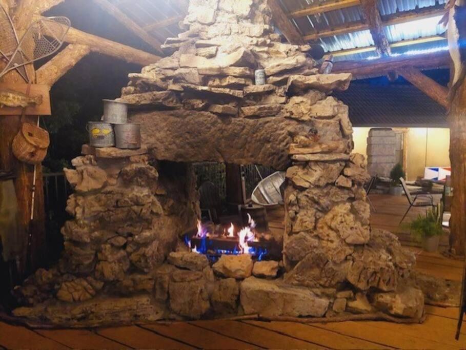 Stonegate Lodge 2 Queen Beds Fast Wifi 50In Tv Salt Water Pool Room # 305 Юрека Спрингс Екстериор снимка