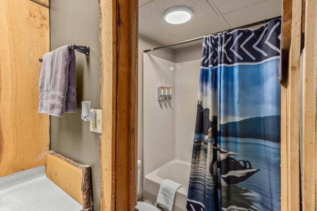 Stonegate Lodge 2 Queen Beds Fast Wifi 50In Tv Salt Water Pool Room # 305 Юрека Спрингс Екстериор снимка